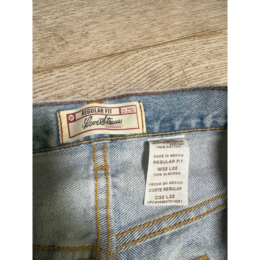 Signature Levi Strauss Jeans Light Wash Straight Leg Y2K 32x32